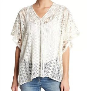 Love Johnny Was size L crochet poncho top